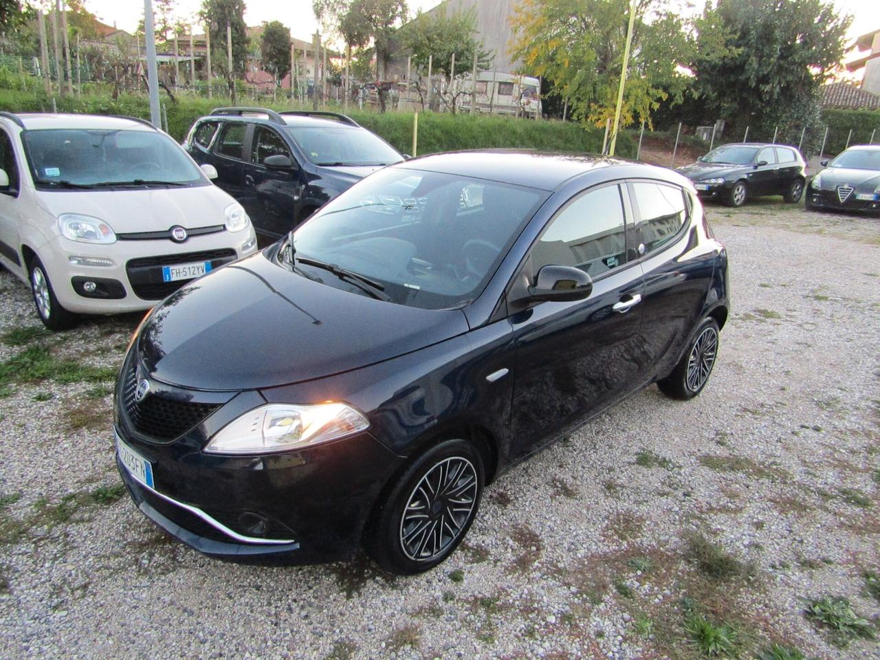 Lancia Ypsilon 1.2 5 porte Gold GPL originale