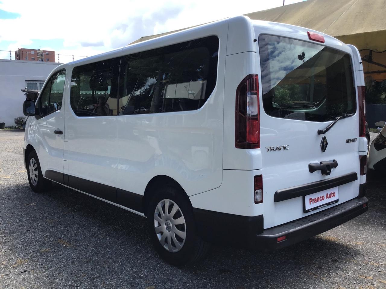 Renault Trafic T29 2.0 dCi 9Posti