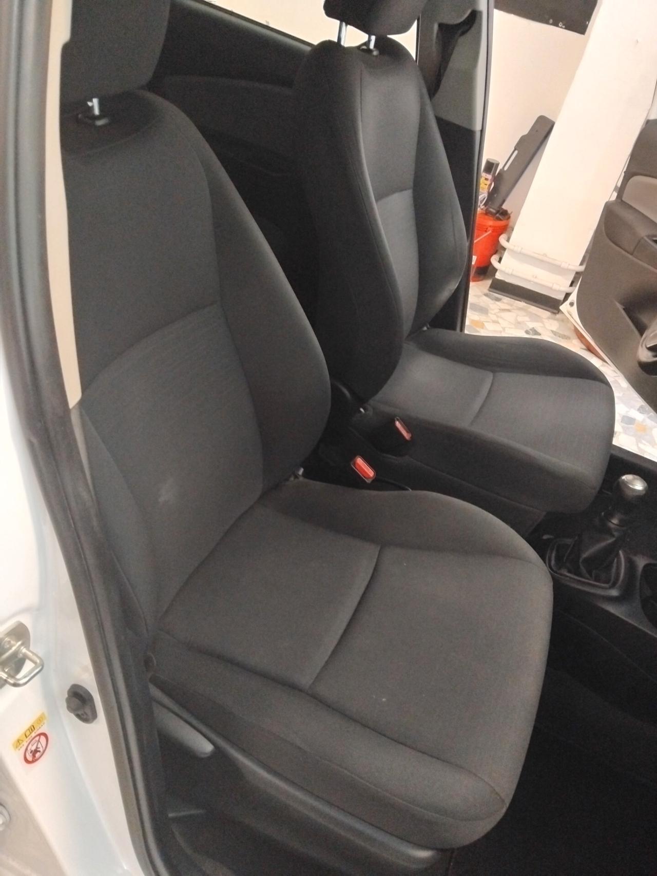 Toyota Yaris 1.0 5 porte Lounge