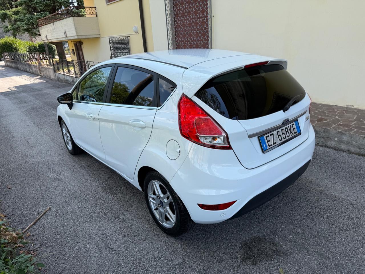 Ford Fiesta 1.5 TDCi 75CV 5 porte Titanium
