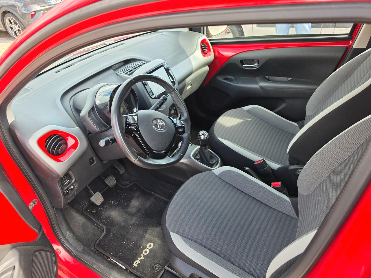 Toyota Aygo 1.0 VVT-i 72 CV 5 porte x-clusiv