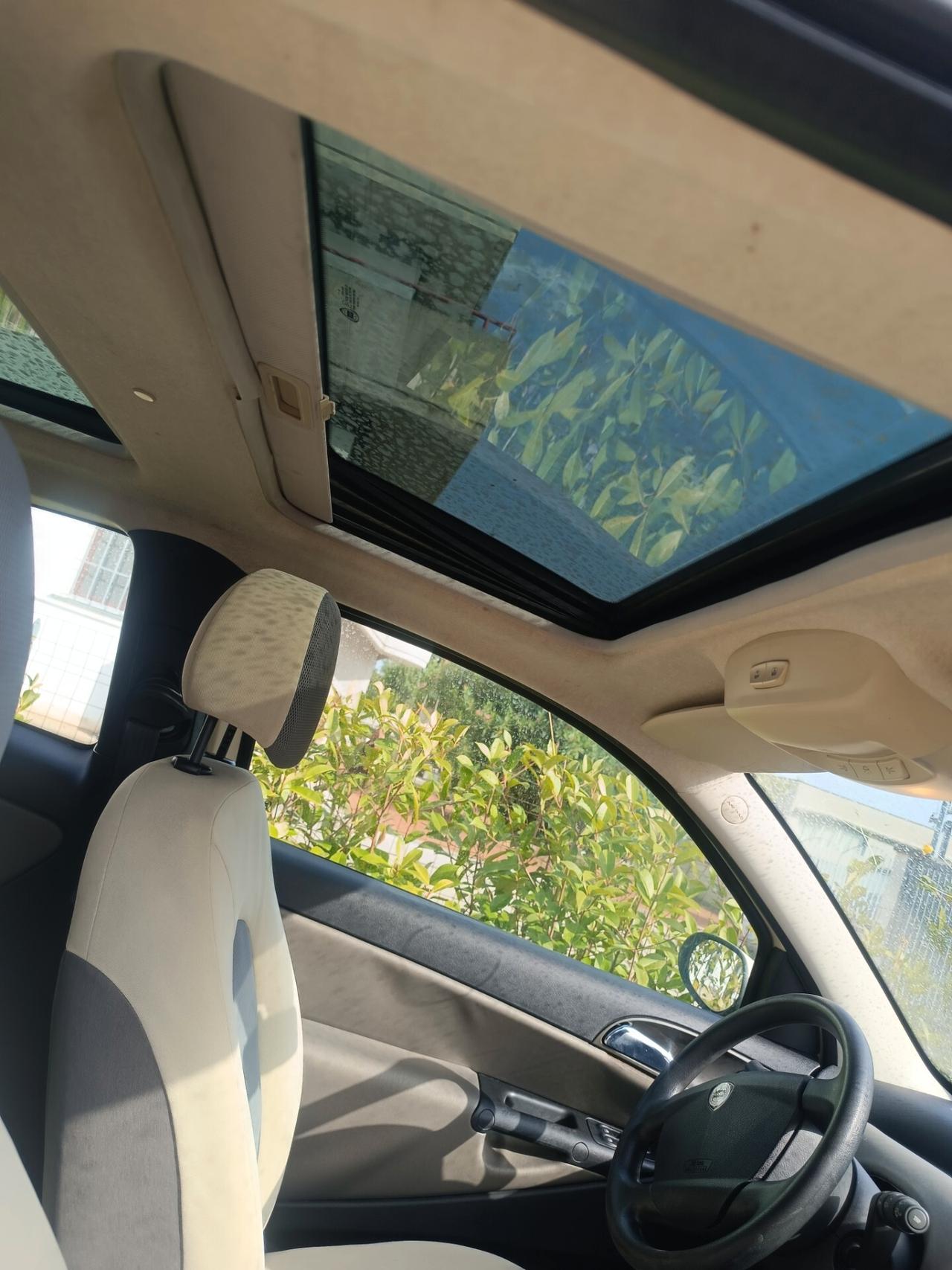 Lancia Ypsilon 1.2 benzina SOLAMENTE 93.000 KM