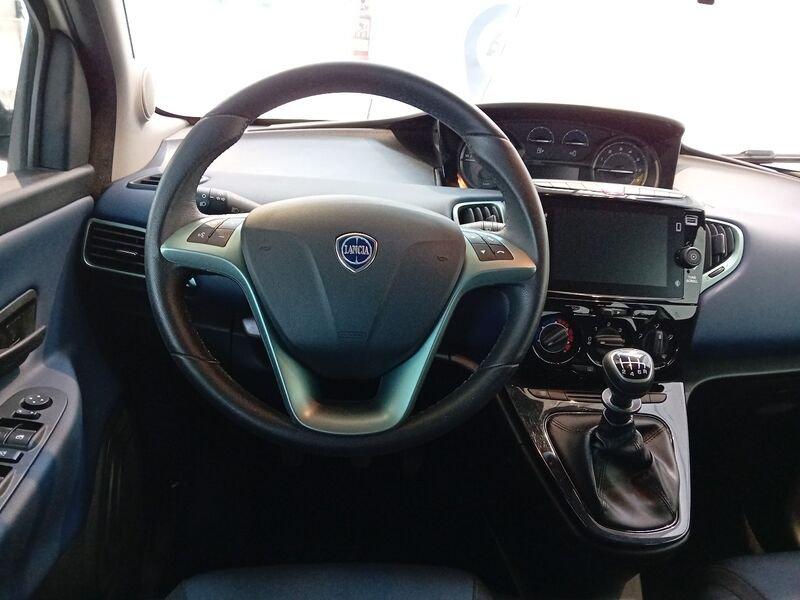 Lancia Ypsilon Ypsilon 1.0 FireFly 5 porte S&S Hybrid Platino