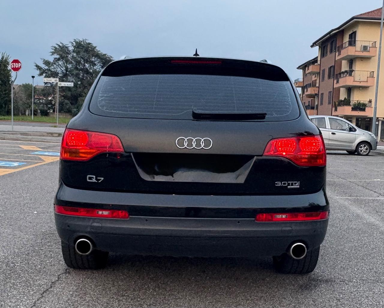 Audi Q7 3.0 TDI 233CV Sline 7Posti quattro