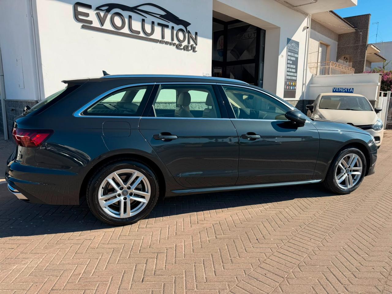 Audi A4 Avant 30 TDI/136 CV S tronic