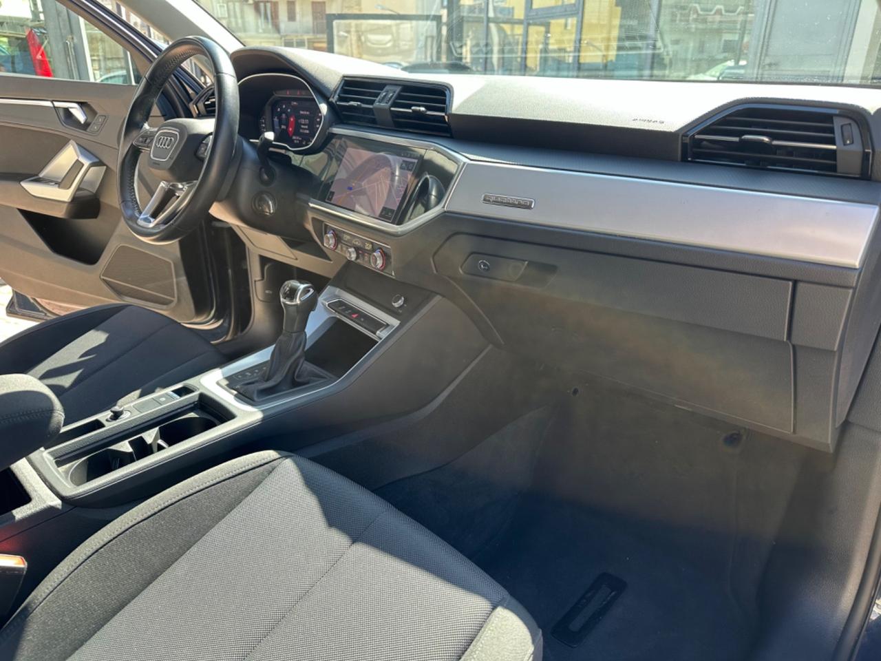 Audi Q3 35 TDI quattro 150 S Tronic NAVI LED 2021