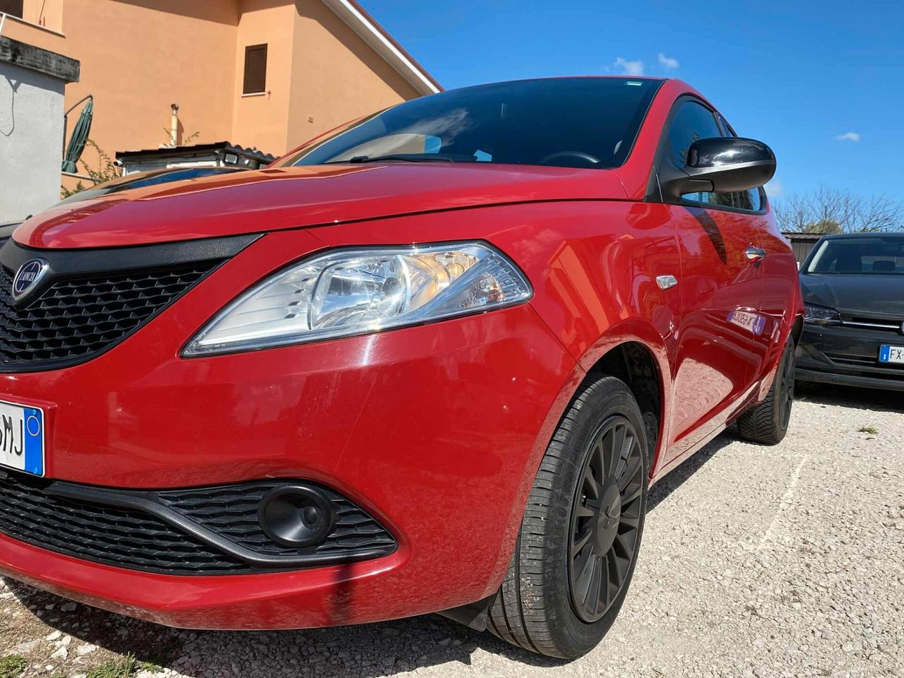 Lancia Ypsilon 1.0 Hybrid Ok Neop.