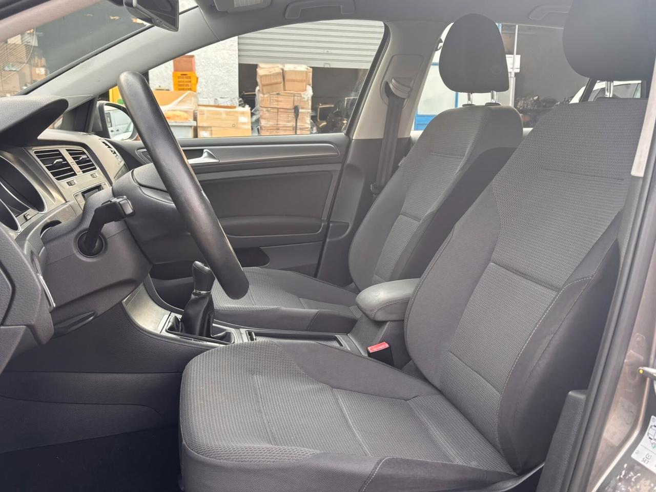 Volkswagen Golf - 2013