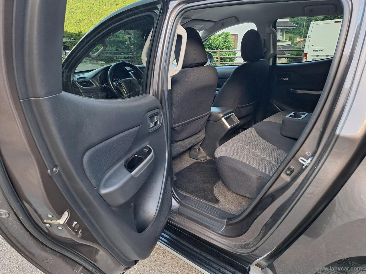 MITSUBISHI L200 2.3 D DoubleCab 4x4 Intense HARD TOP BLOCC