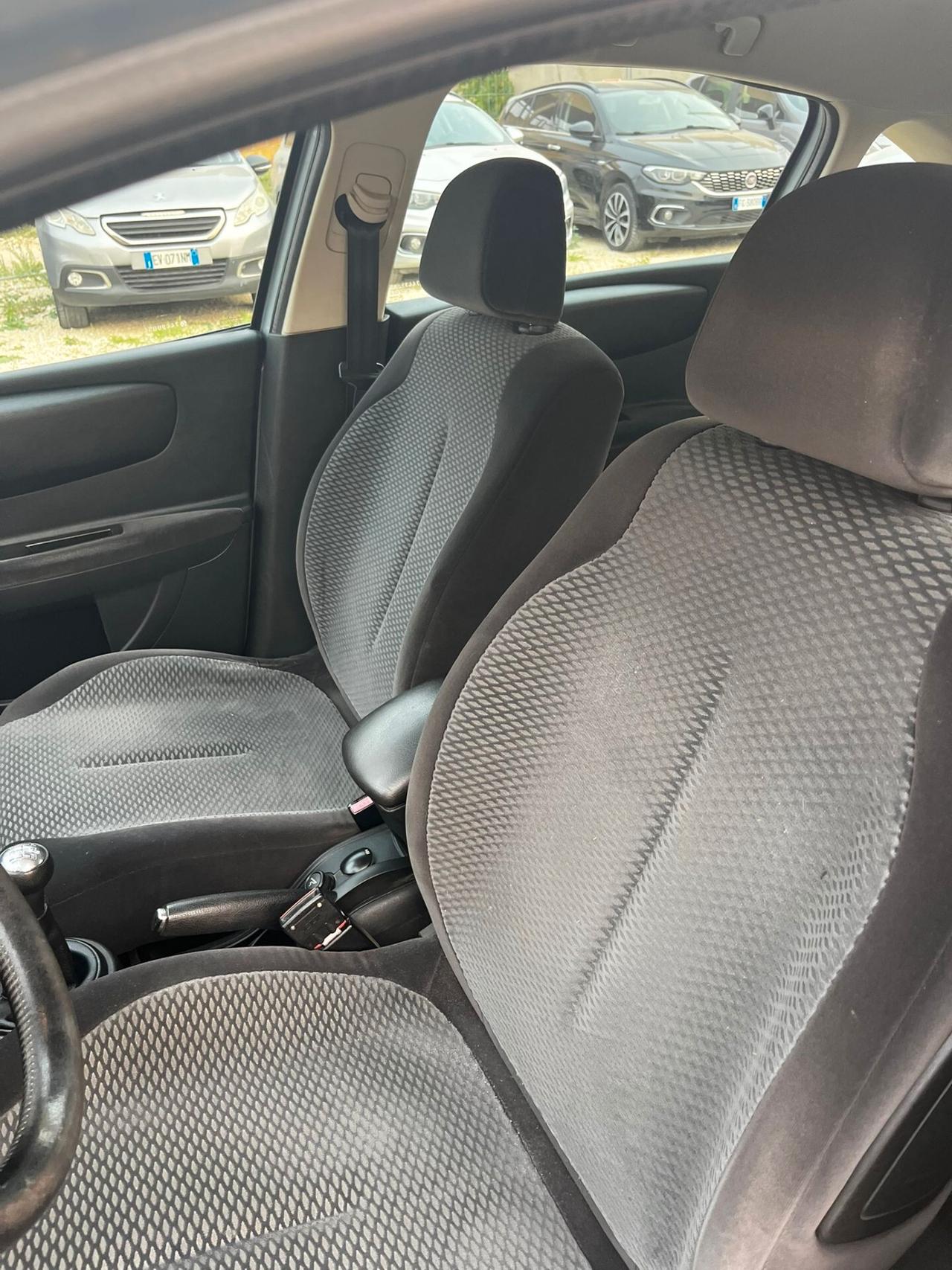 Citroen C4 1.6 HDi 90CV Elegance