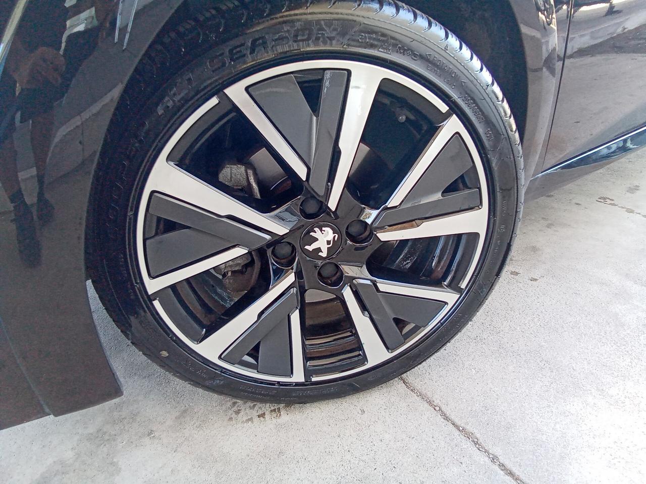 Peugeot 208 PureTech 130 Stop&Start EAT8 5 porte GT