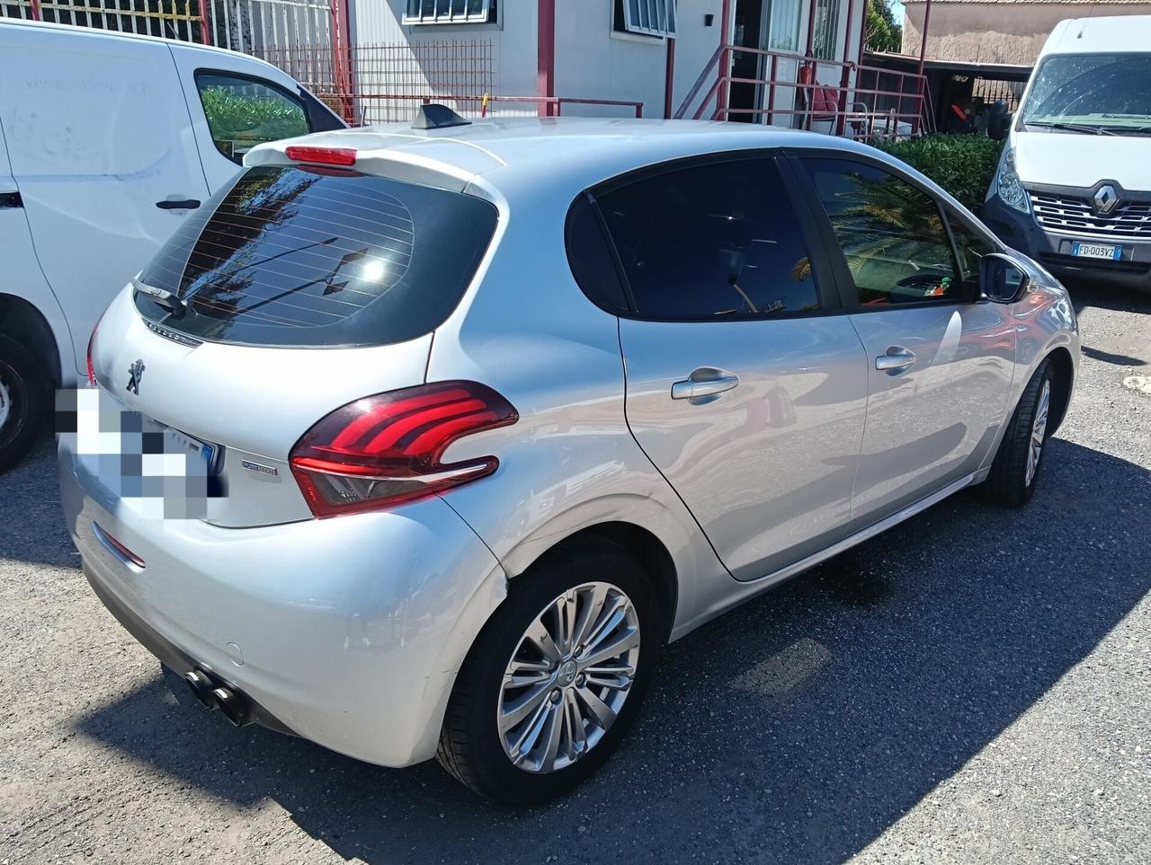 Peugeot 208 PureTech 82 5 porte Allure