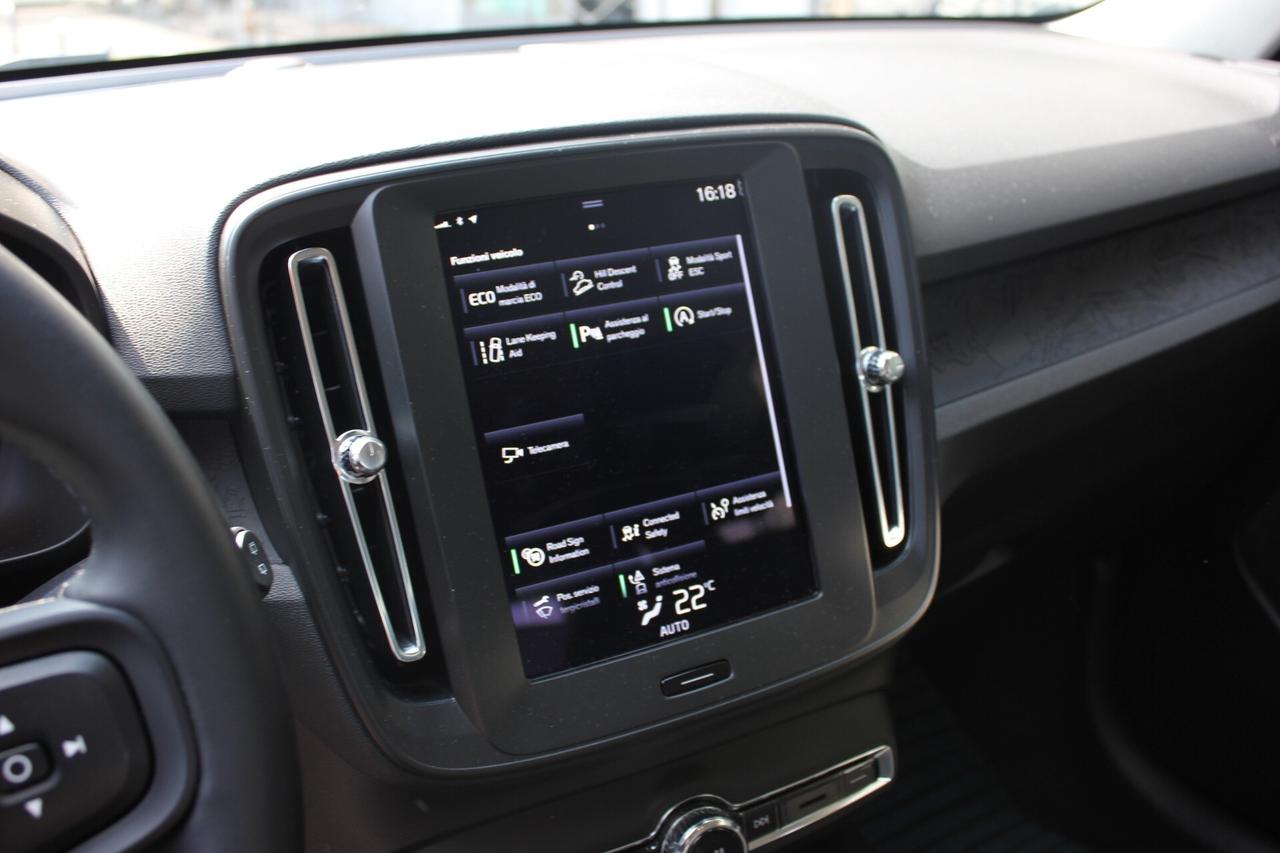 Volvo XC40 T3 Geartronic Momentum PRONTA CONSEGNA