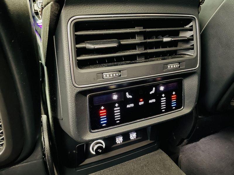 Audi Q8 RS TFSI V8 quattro tiptronic