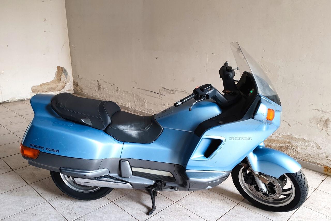 Honda PC 800 Pacific Coast