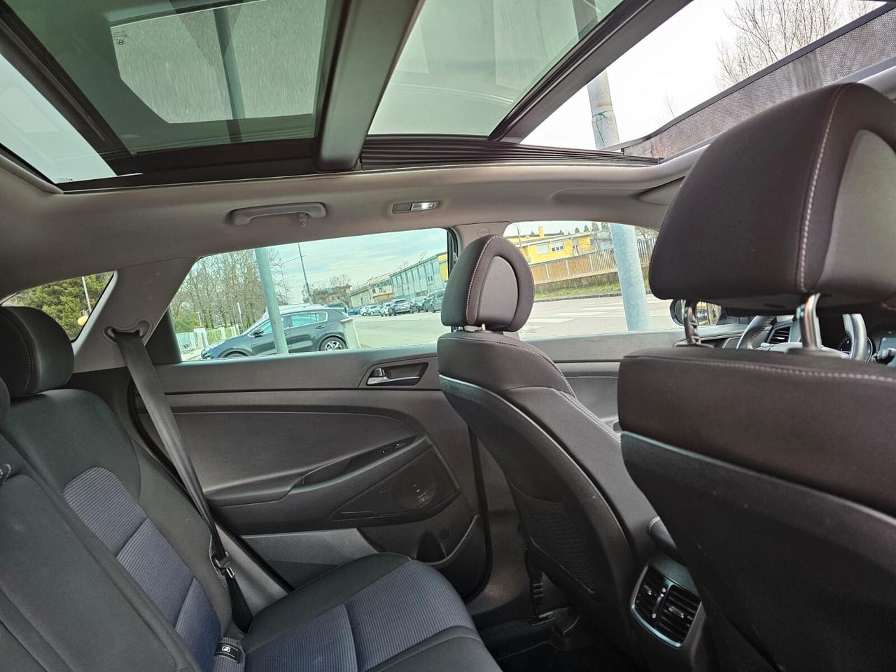 Hyundai Tucson 1.7 CRDi 141cv DCT Sound Edition*Navi*Tetto*19*Bi-Xeno*