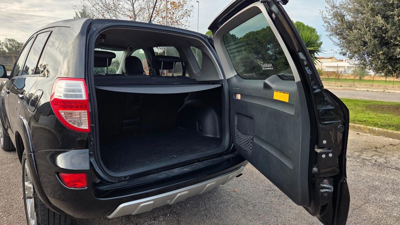 Toyota RAV 4 D-Cat 4x4 Automatico