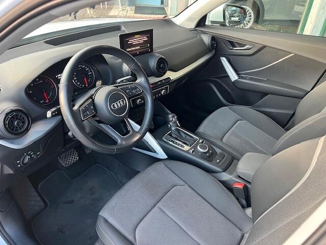Audi Q2 1.6 tdi Design s-tronic, Led, 18", Carplay,