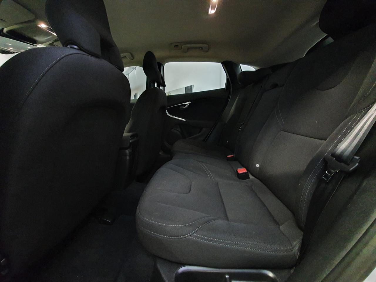 VOLVO V40 (2012-2020) - V40 D2 Geartronic Business