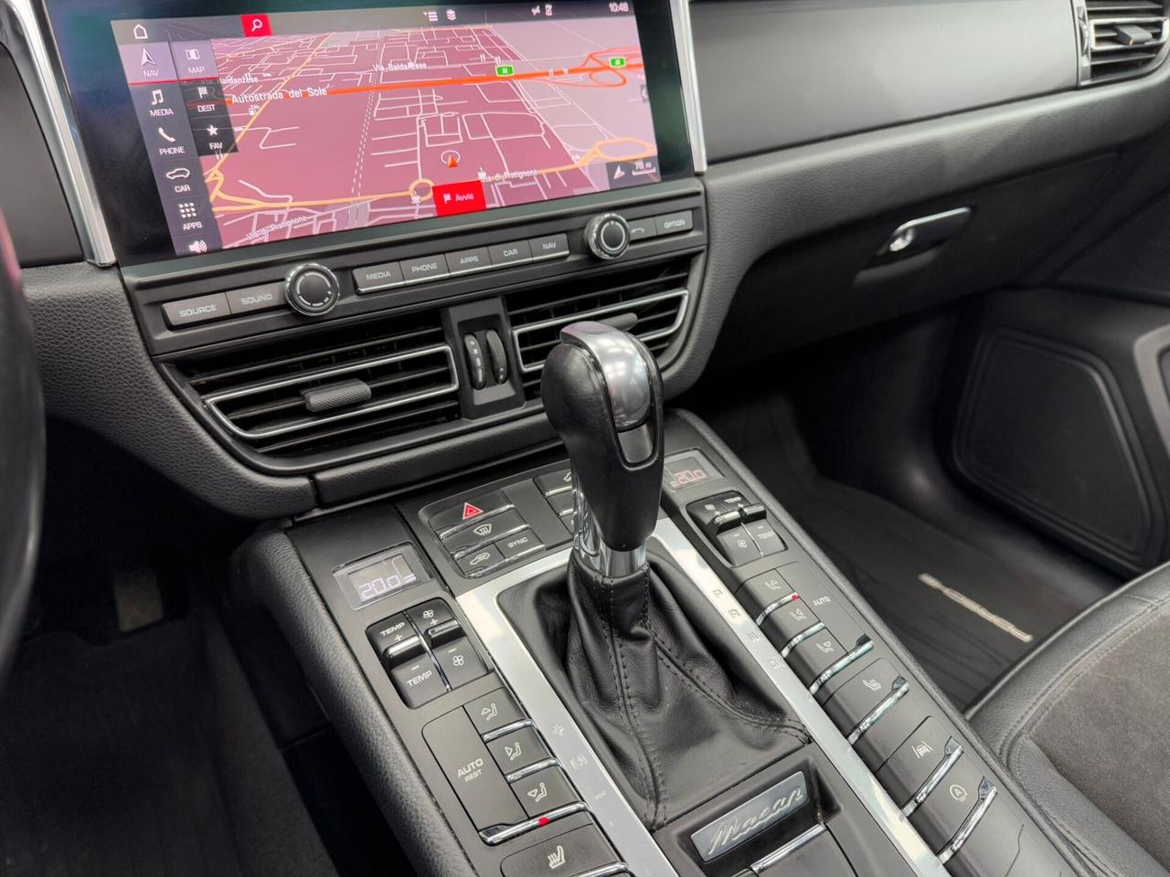 Porsche Macan 2.0 (810)