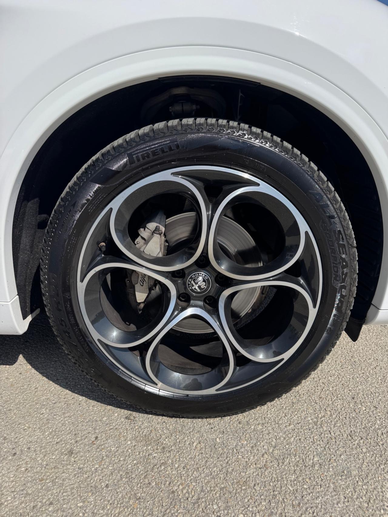 Alfa Romeo Stelvio 2.2 Turbodiesel 210 CV AT8 Q4 Veloce