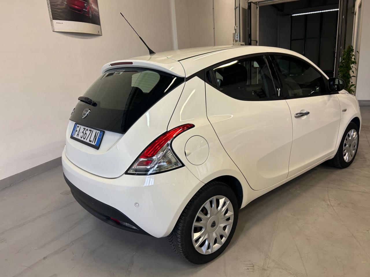 Lancia Ypsilon 1.2 69 CV 5 porte Gold