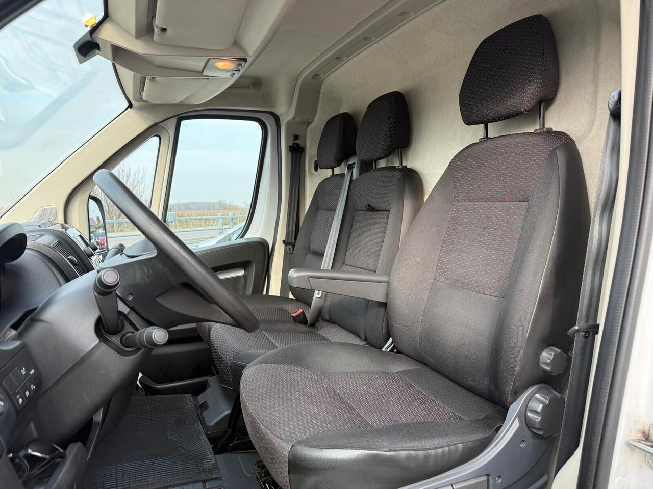 Peugeot Boxer 330 2.2 BlueHDi 140 S&S PC-TN Furgone