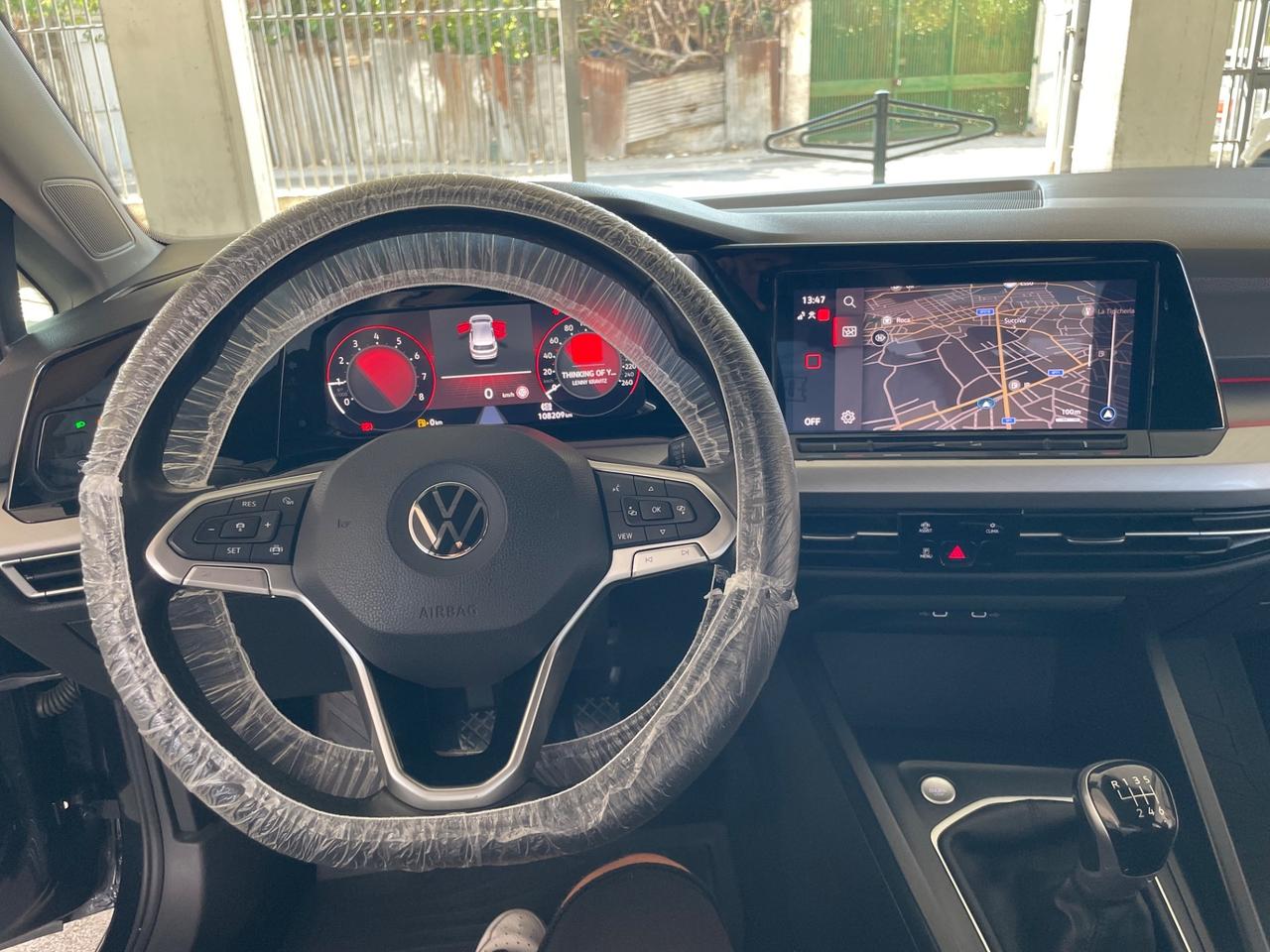 VOLKSWAGEN GOLF 8 1.0 TSI 110 CV EVO LIFE FULL GARANZIA UFFICIALE FINO 9/2027