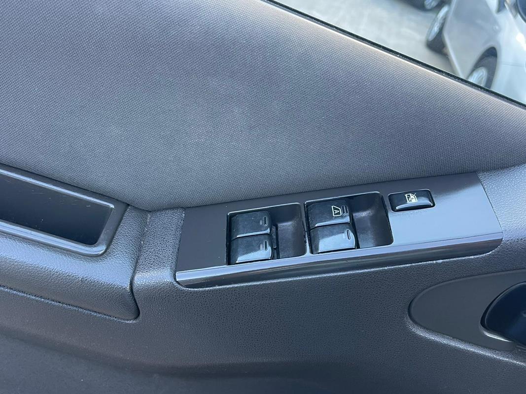 Nissan Navara 2.5 dCi 4 porte Double Cab WoRK 4wd