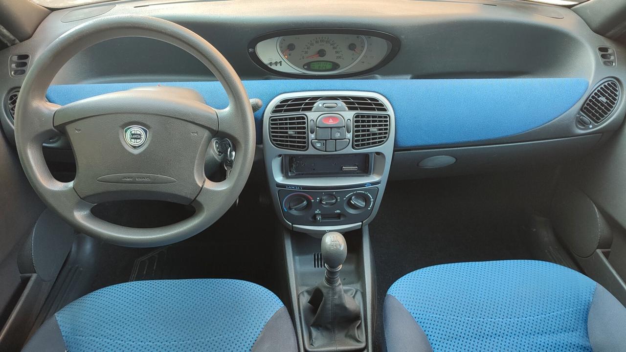 Lancia Y 1.2i cat Elefantino Blu NEOPATENTATO