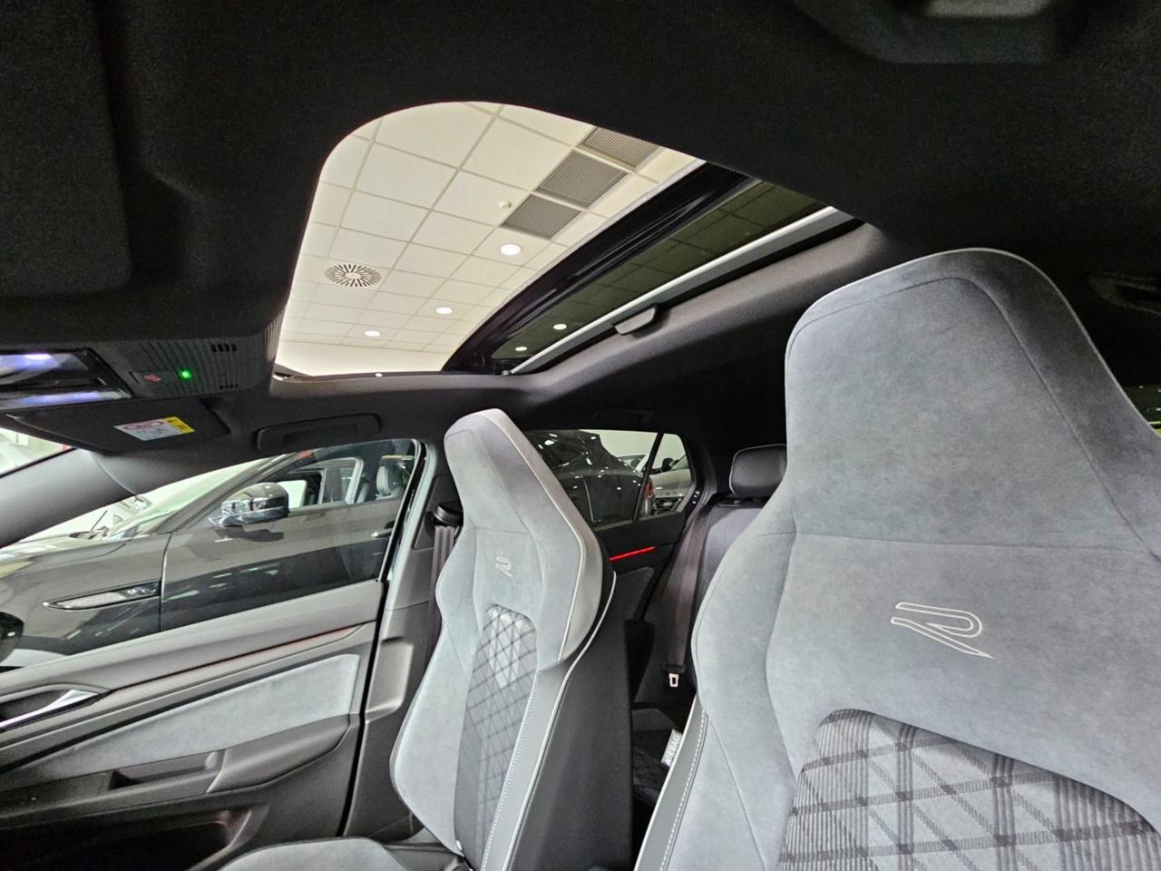 Volkswagen Golf R-Line Tetto Navi Camera C.18" RLine R Line Led