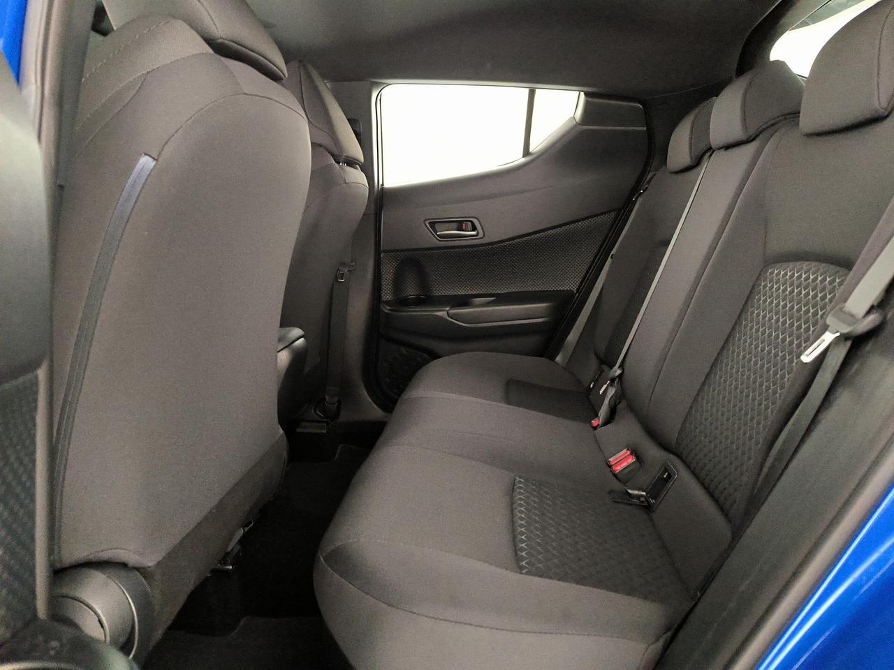 Toyota C-HR 1.8h business e-cvt