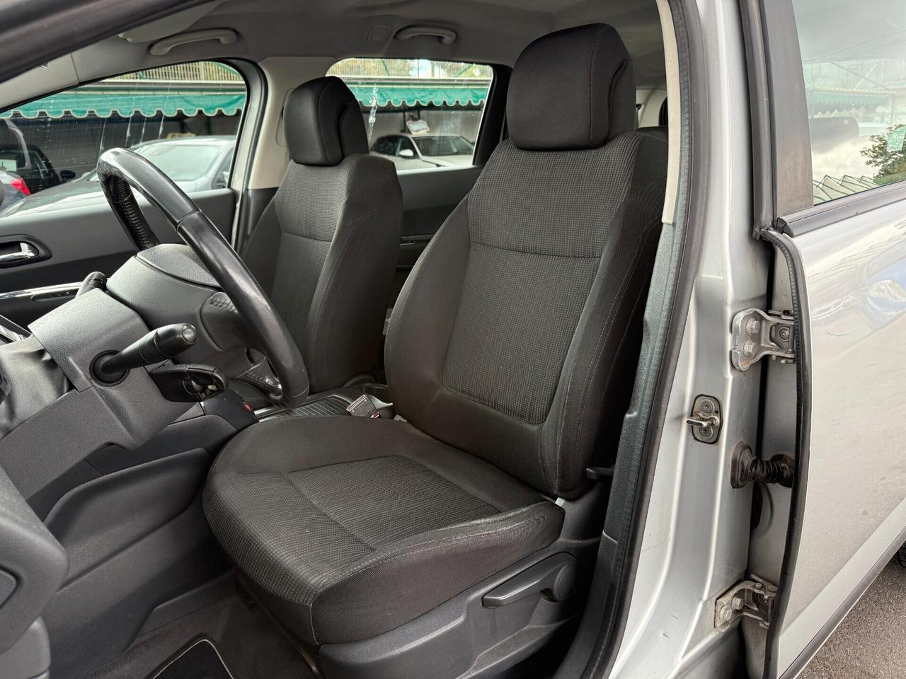 Peugeot 5008 1.6 HDi | 7 POSTI
