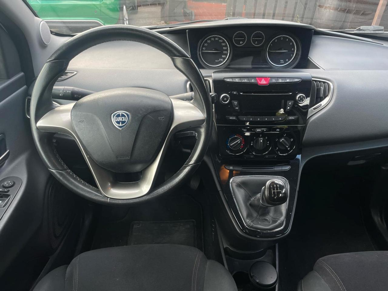 Lancia Ypsilon 1.2 69 CV 5 porte GPL Ecochic Platinum