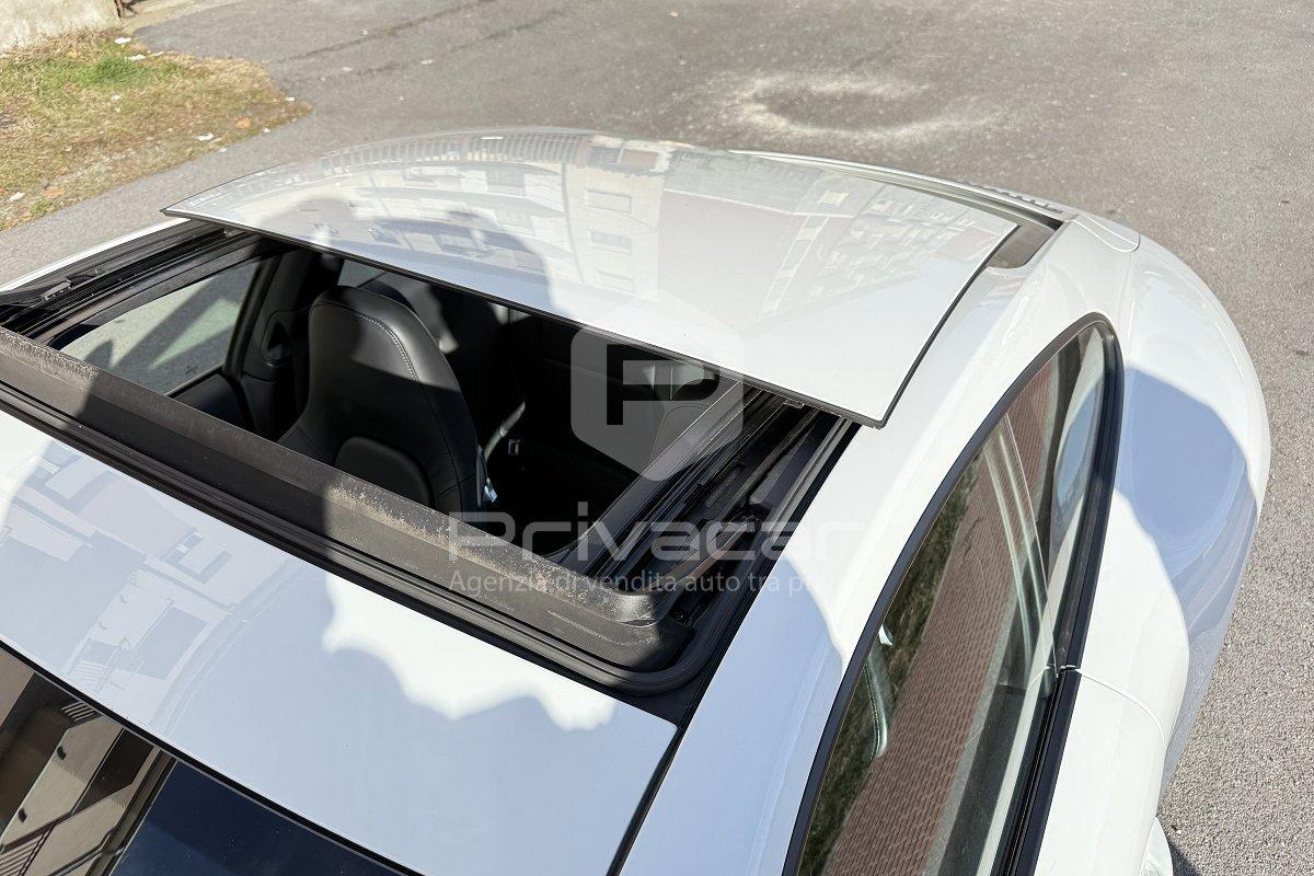 PORSCHE 911 3.0 Carrera 4 Coupé