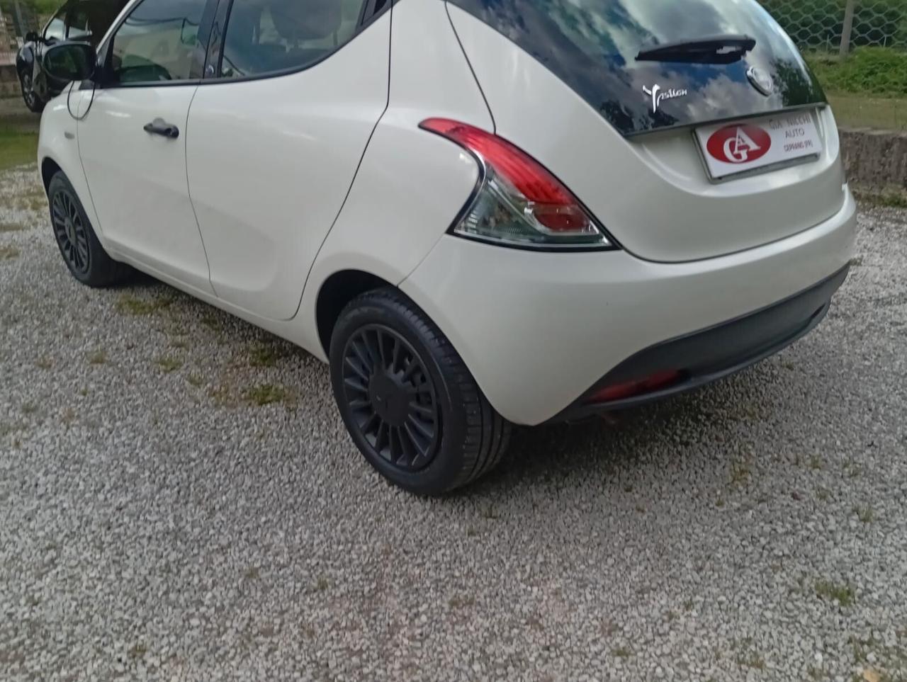 Lancia Ypsilon elefantino 1.2 69 CV UNIPRO