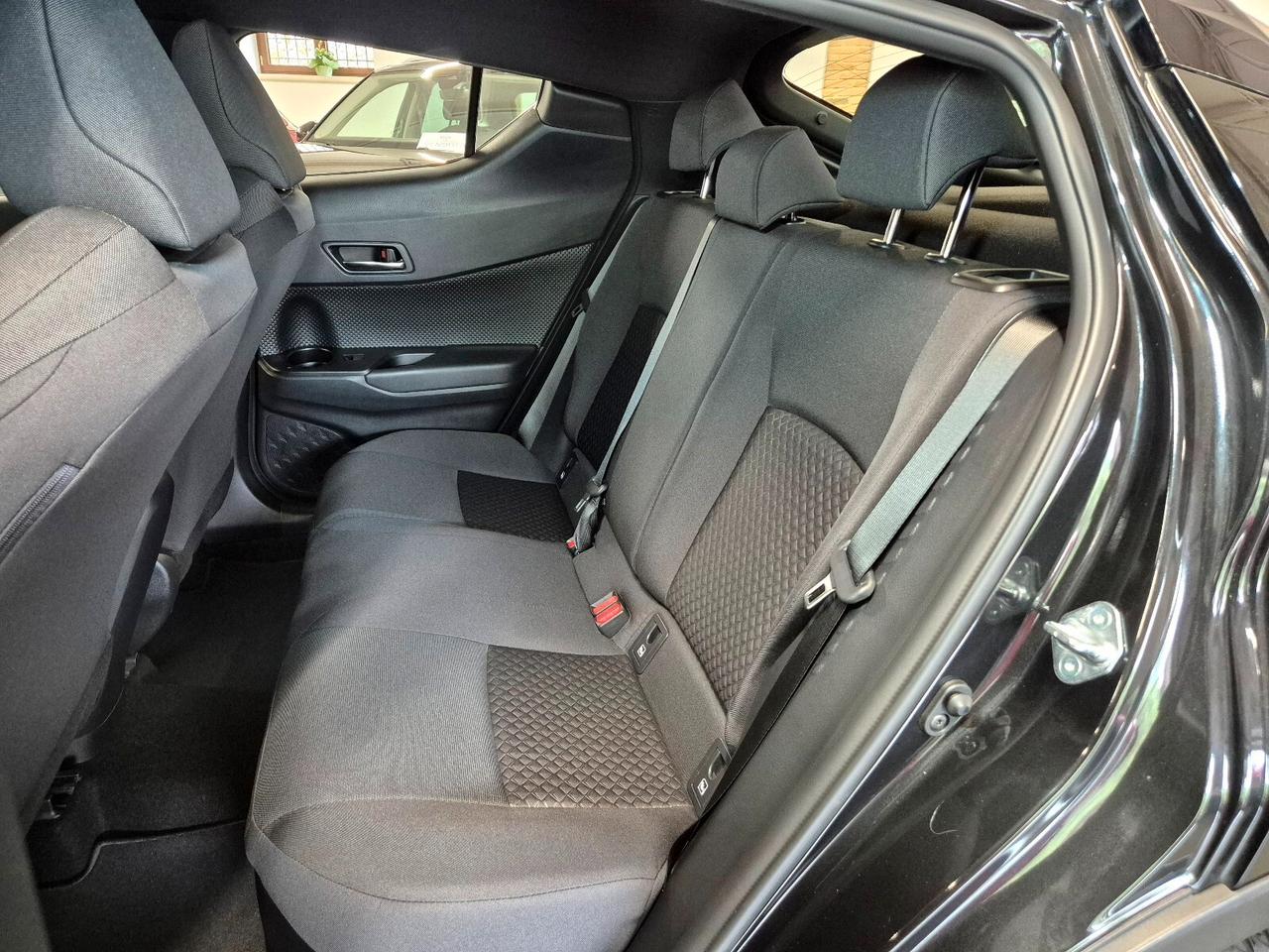 Toyota C-HR 1.8 Hybrid E-CVT Business
