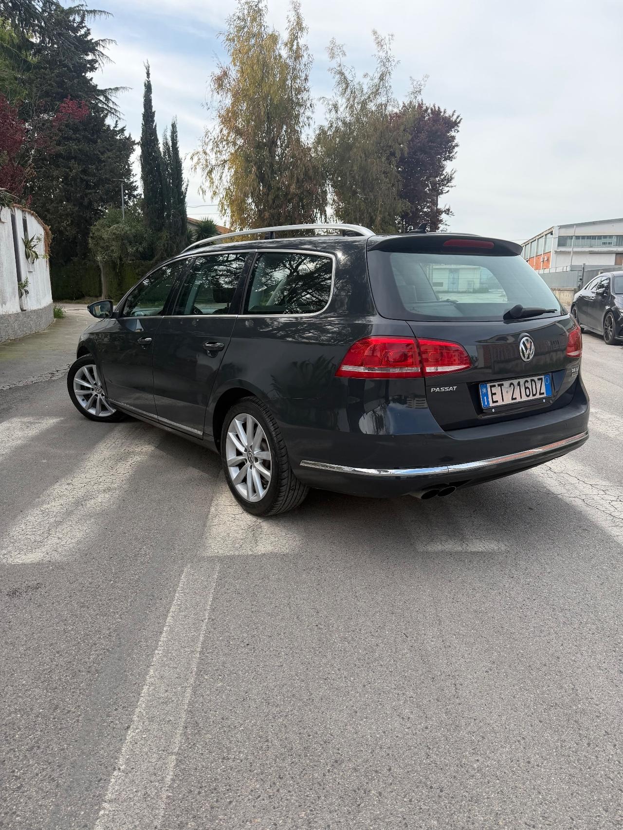 Volkswagen Passat 2.0 TDI Highline BlueM. Tech.