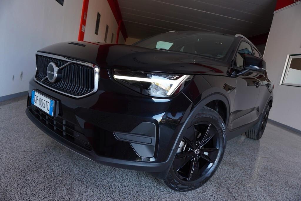 VOLVO XC40 1.5 T2 129CV AUTOM. CORE ( FARI LED - COCKPIT - CRUISE - NAVI - MIRROR - PDC - TELECAMERA POST. - CERCHI 18 )