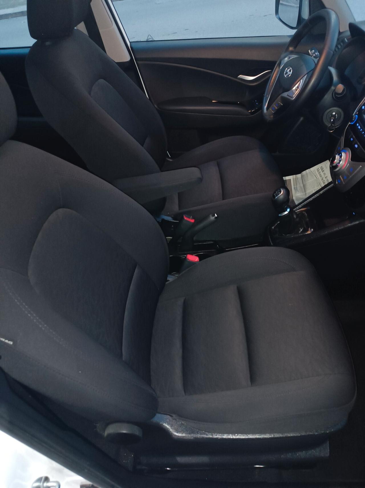 Hyundai iX20 1.4 CRDI 90 CV XPOSSIBLE TETTO APRIBILE FULL