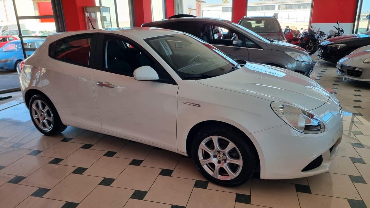 Alfa Romeo Giulietta 1.6 JTDm-2 105 CV Exclusive