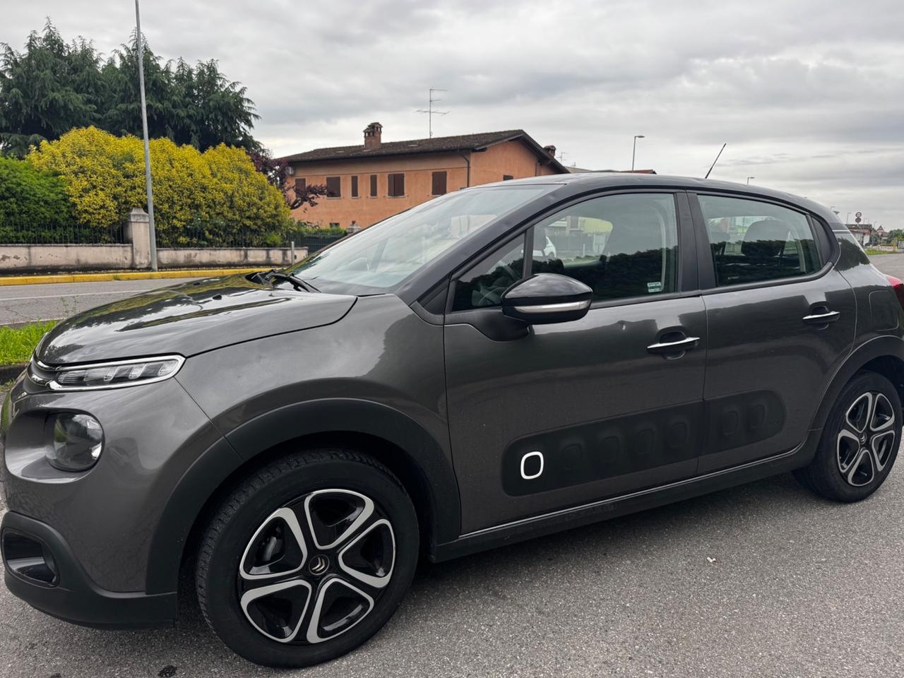 Citroen C3 , euro 6b, 92.000 km, grandinata, anno 2019