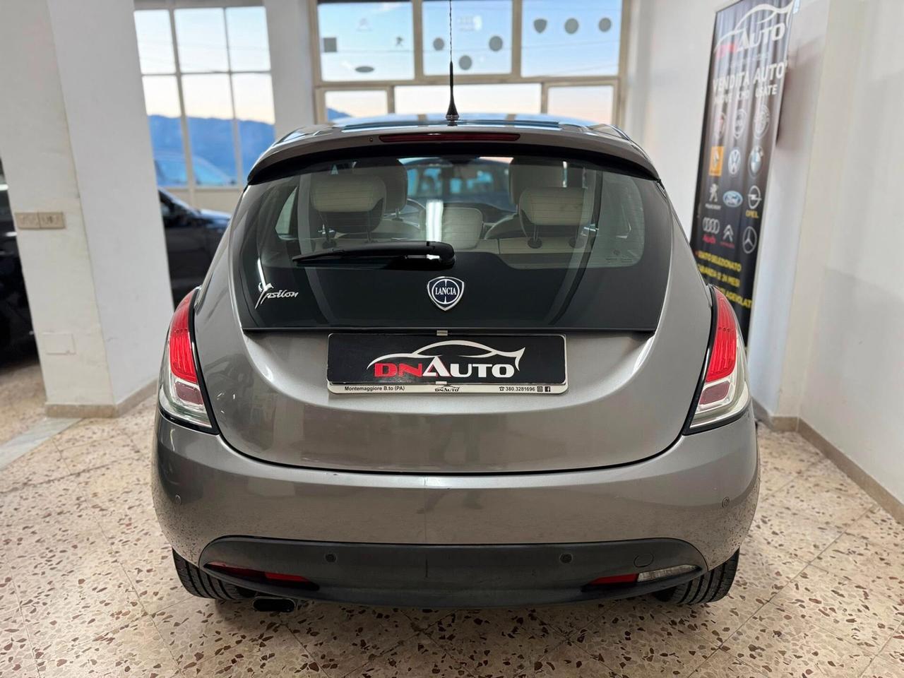 Lancia Ypsilon 1.2 69 CV 5 porte S&S Platinum