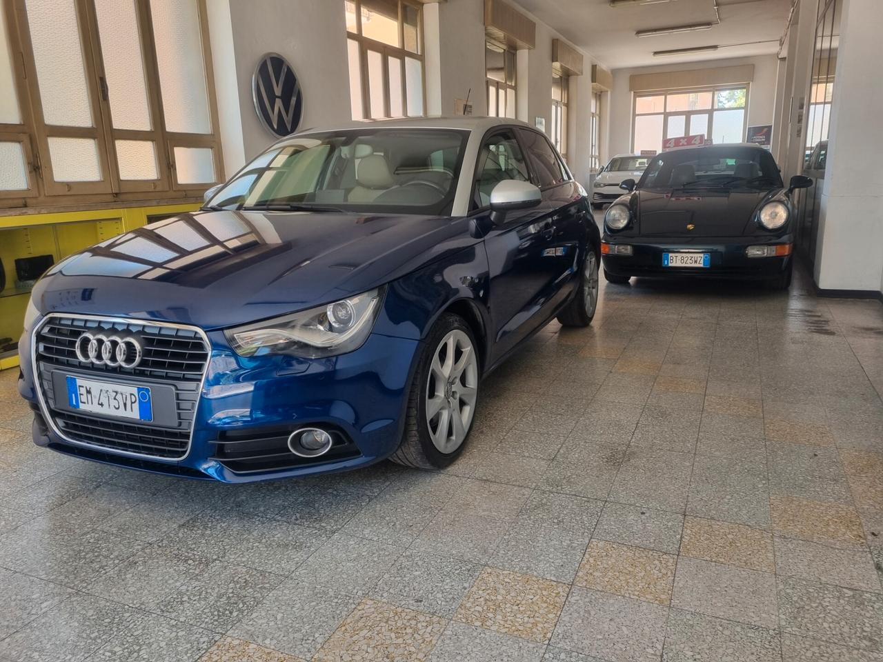 Audi A1 SPB 1.6 TDI 105 CV Ambition, PELLE, BI-XENON, NAVI
