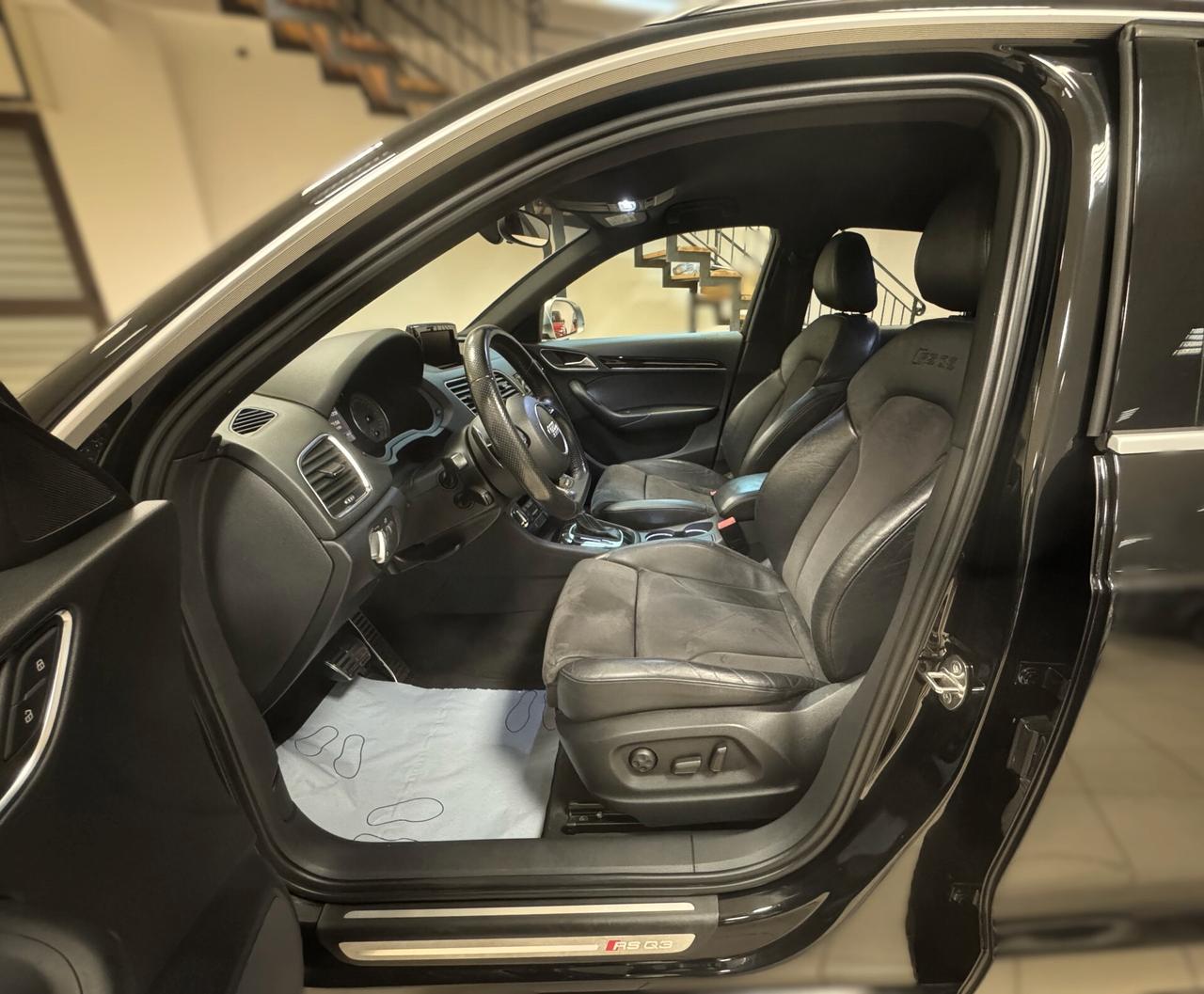 Audi Q3 RS 2.5 TFSI quattro S tronic