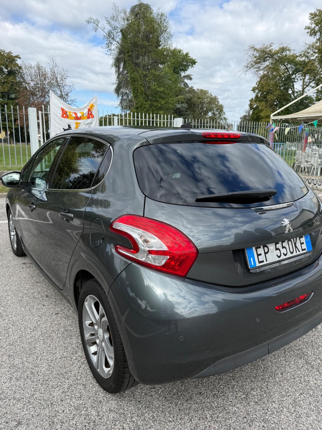 Peugeot 208 1.2 VTi 82 CV 5 porte Allure