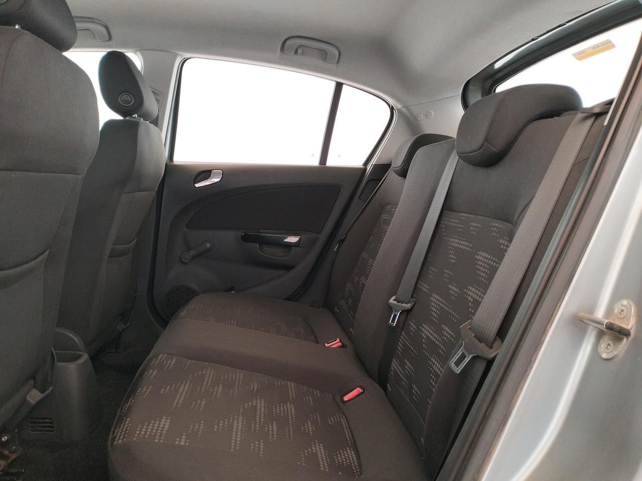 Opel Corsa 1.2 5p - NEOPATENTATI