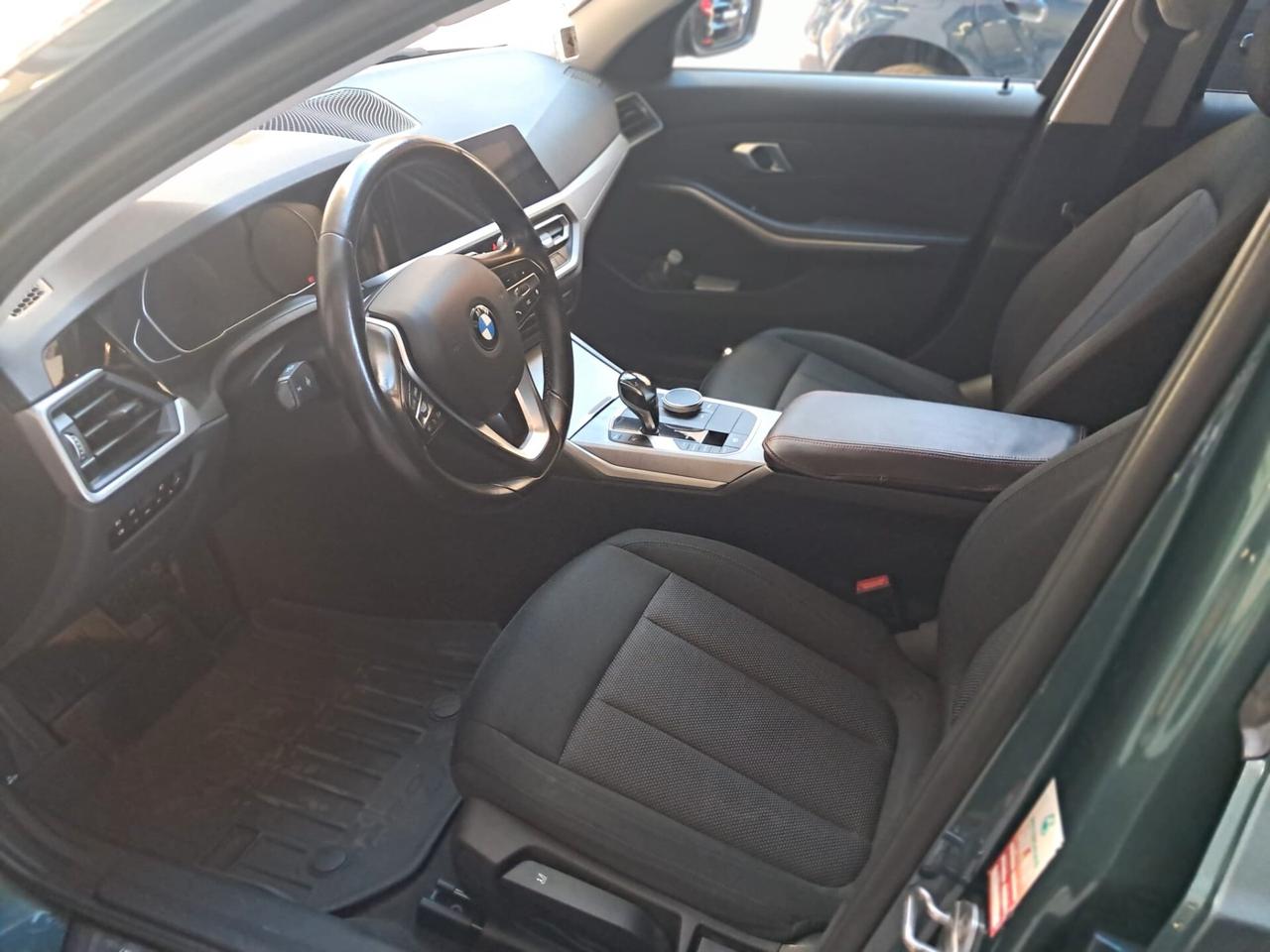 BMW 318dTouring Business Advantage-Diesel-ibrido-Euro19990-