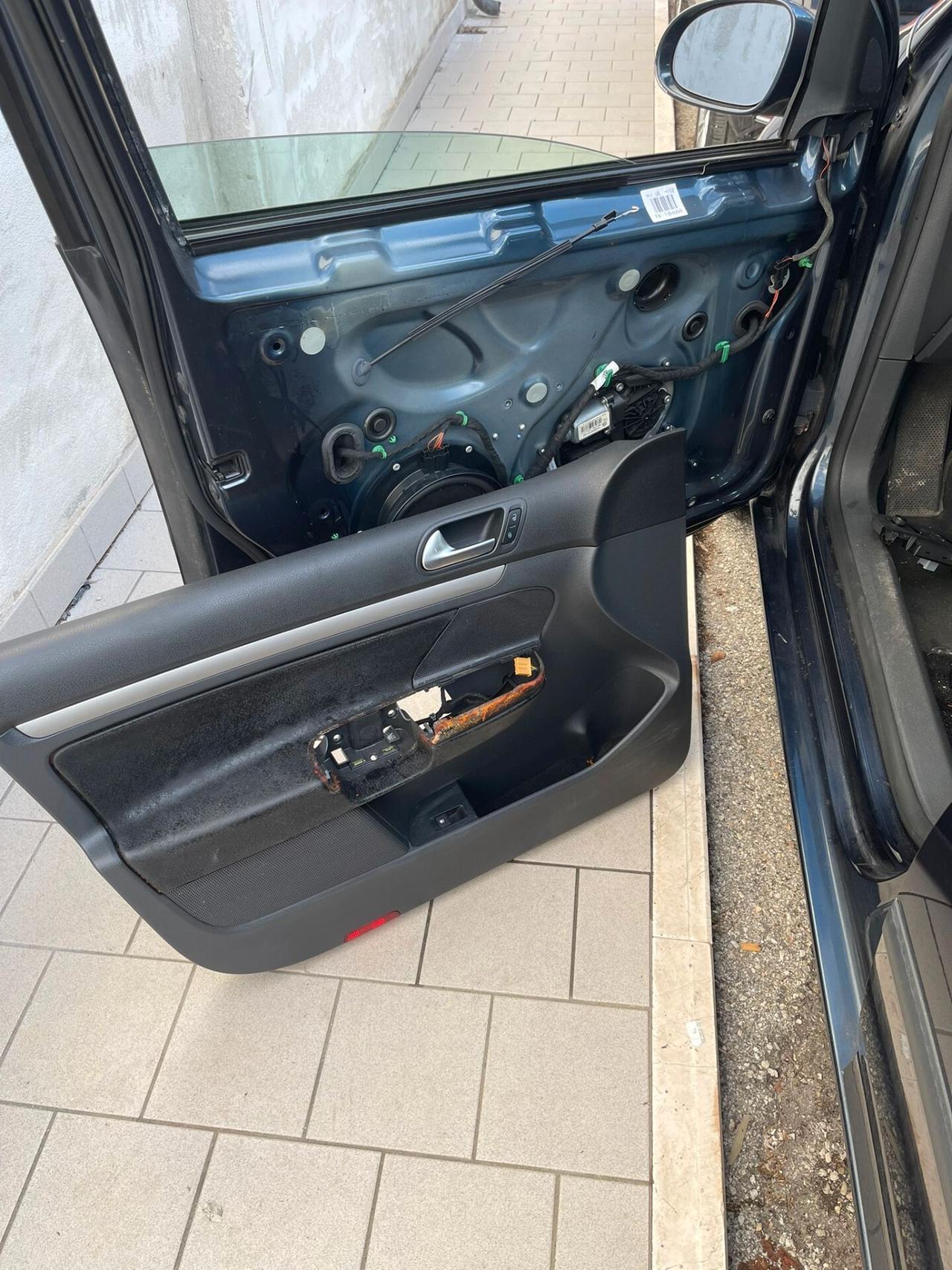 Volkswagen Golf 1.6 5p. Gpl 102 cv unico proprietario ok neopatentati .