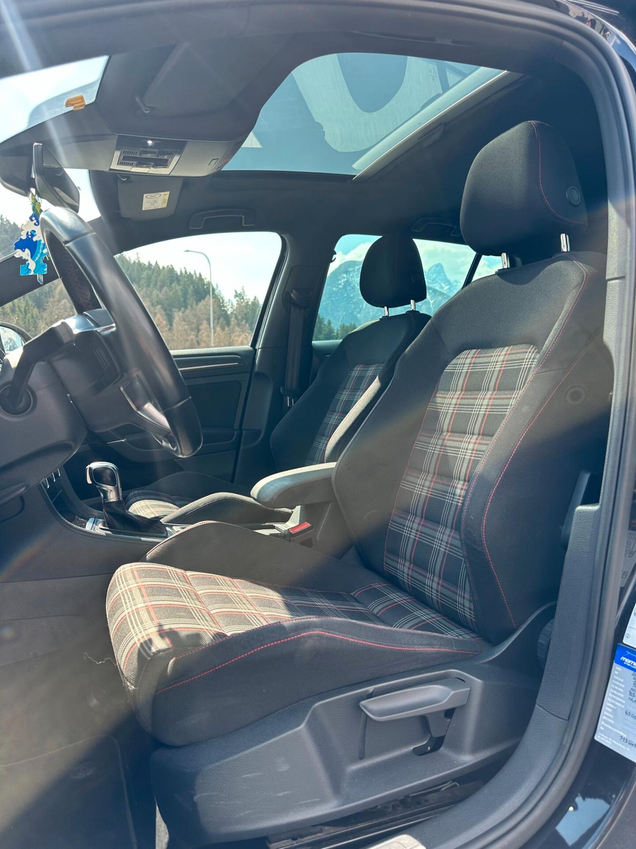 Volkswagen Golf GTI Performance 2.0 245 CV TSI DSG 5p. BMT